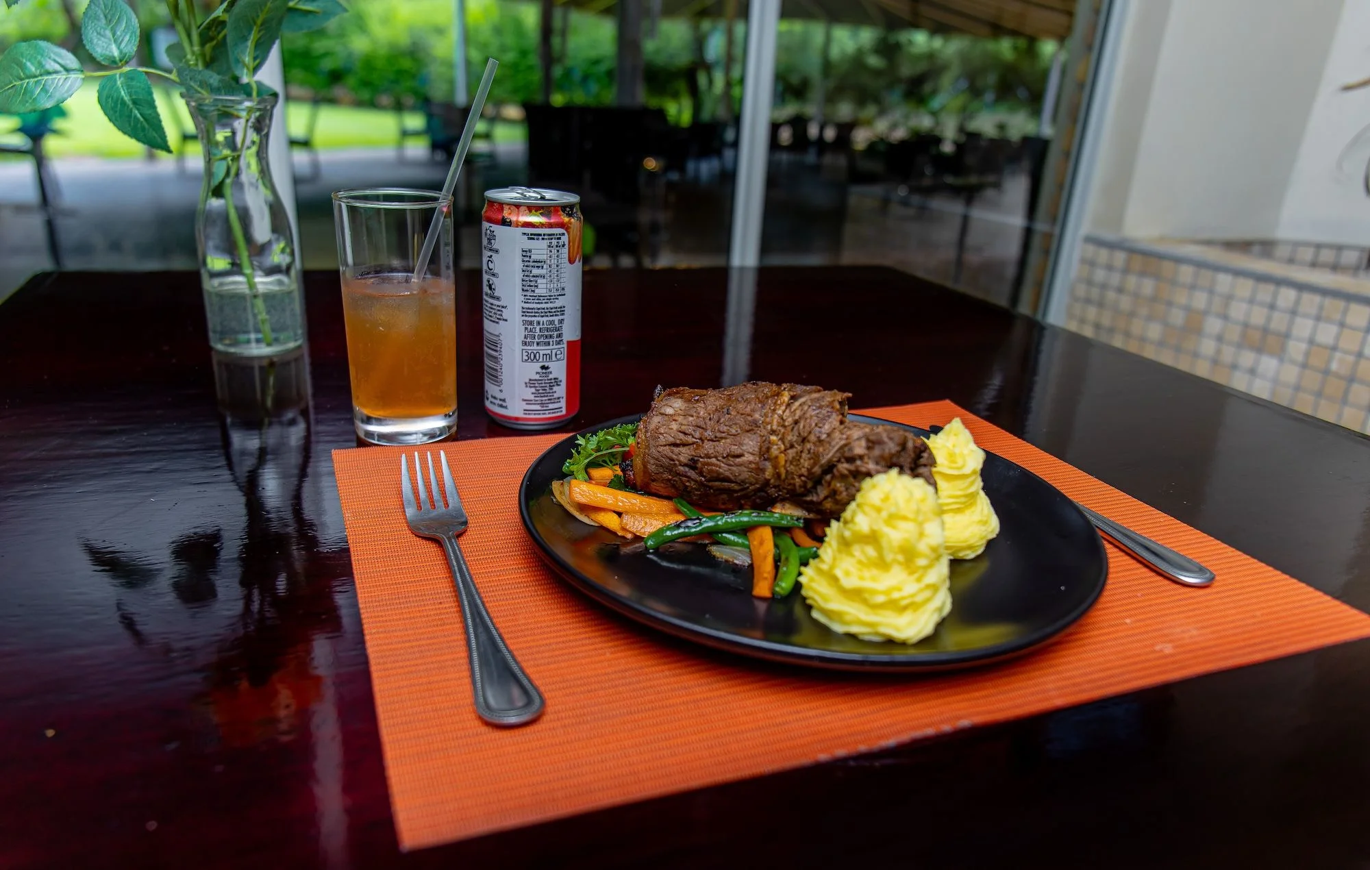 Eat in, drink slow image 5